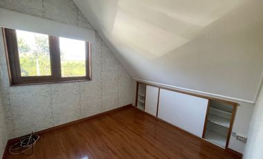 Casa comercial en Calle Gabriela Mistral