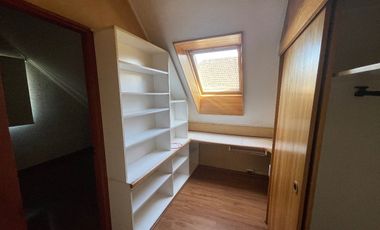 Casa comercial en Calle Gabriela Mistral