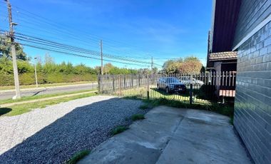 Casa comercial en Calle Gabriela Mistral