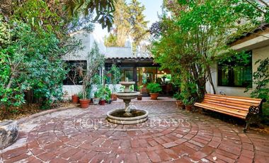Oportunidad, Inigualable entorno, venta de casa en La Reina