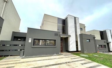Moderna casa en venta en Condominio Bello Horizonte