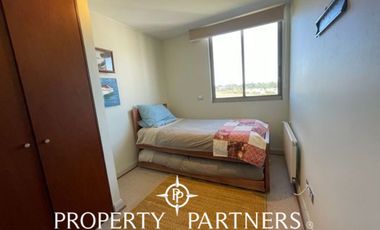 Departamento último piso con panorámica vista a cancha de golf condominio Las Brisas