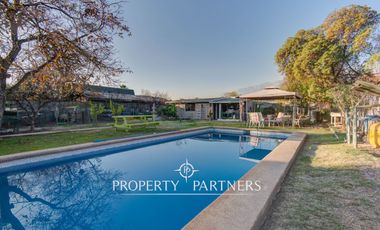 Casa con increíble terreno de 1000 m2 a pasos del metro