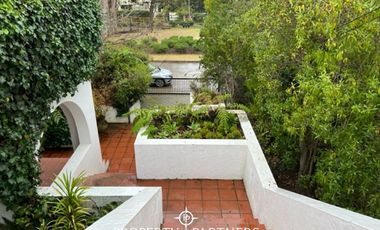 Casa sólida en sector tradicional de Santo Domingo