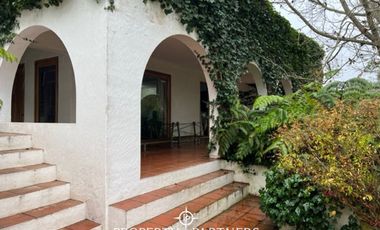 Casa sólida en sector tradicional de Santo Domingo