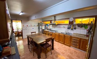 En venta amplia casa en sector Balmaceda