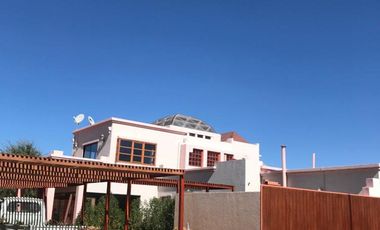 Condominio DaVinci, casa de 6 habitaciones con piscina