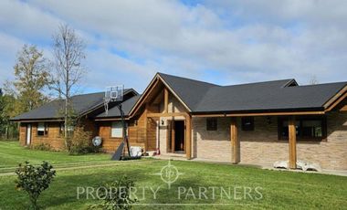 Hermosa casa en parcela