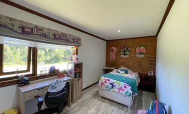 Hermosa casa en parcela