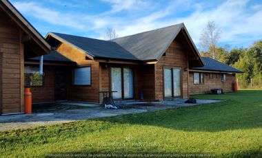 Hermosa casa en parcela