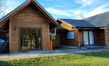 Hermosa casa en parcela