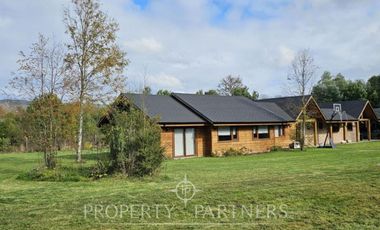 Hermosa casa en parcela