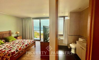 Gran Casa con Vista al Mar y Cerro La Cruz Zapallar