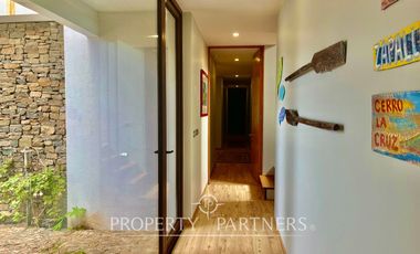 Gran Casa con Vista al Mar y Cerro La Cruz Zapallar