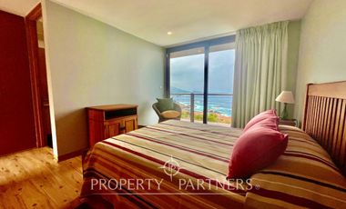 Gran Casa con Vista al Mar y Cerro La Cruz Zapallar