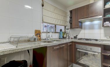 Casa de 5 dormitorios con 2 estacionamientos en Las Tinajas/Santa Sofia, cercano a cerro Panul