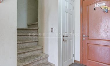 Casa de 5 dormitorios con 2 estacionamientos en Las Tinajas/Santa Sofia, cercano a cerro Panul