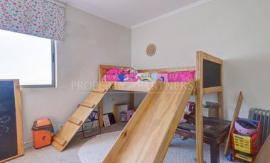 Casa de 5 dormitorios con 2 estacionamientos en Las Tinajas/Santa Sofia, cercano a cerro Panul