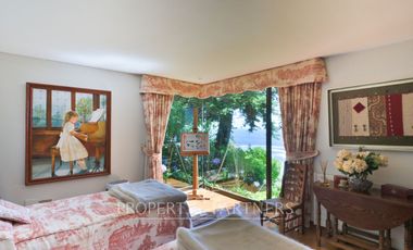 Casa en primera línea frente al mar cerca de Chiringuito Zapallar