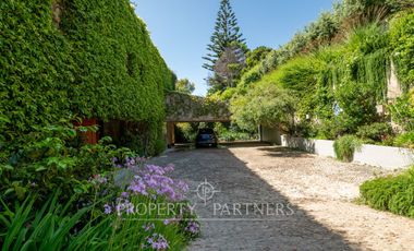 Casa en primera línea frente al mar cerca de Chiringuito Zapallar