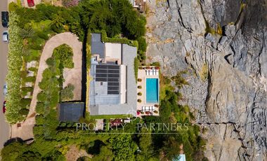Casa en primera línea frente al mar cerca de Chiringuito Zapallar