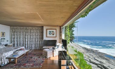 Casa en primera línea frente al mar cerca de Chiringuito Zapallar