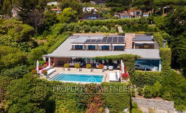 Casa en primera línea frente al mar cerca de Chiringuito Zapallar