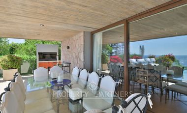 Casa en primera línea frente al mar cerca de Chiringuito Zapallar