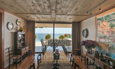 Casa en primera línea frente al mar cerca de Chiringuito Zapallar