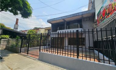 Alquiler Casa Dos Niveles Barrio La Hacienda