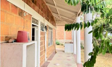 Vendo casa campestre en Barzalosa, Giaradot