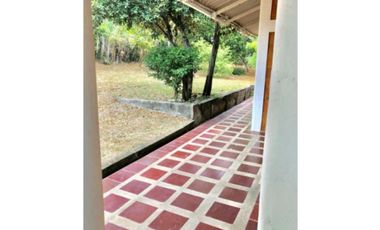 Vendo casa campestre en Barzalosa, Giaradot