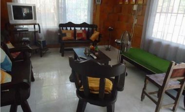 Vendo casa campestre en Barzalosa, Giaradot