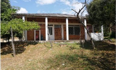 Vendo casa campestre en Barzalosa, Giaradot