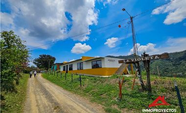 Finca a 10 min de la vía La Romelia-El Pollo, Alto del Nudo