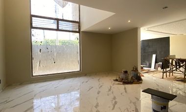 Casa  en Venta remodelada en Residencial Victoria