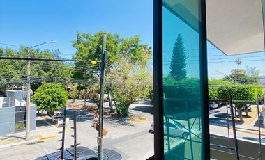 Casa  en Venta remodelada en Residencial Victoria