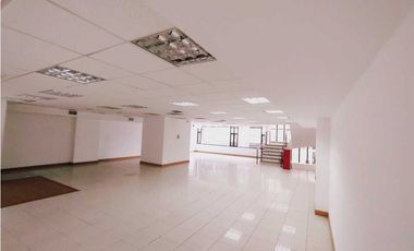 LOCAL EN ARRIENDO 472 M2 GALERIAS