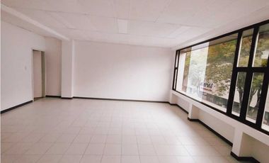 LOCAL EN ARRIENDO 472 M2 GALERIAS