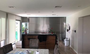 Casa en venta en Quilmes Este