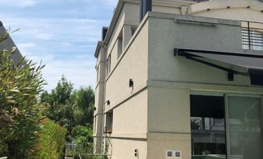Casa en venta en Quilmes Este