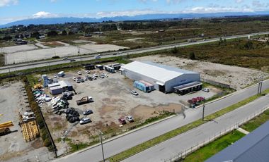 Se arrienda 1 ha con galpón de 1.200 m2 + oficinas en Parque Industrial entre Puerto Varas y Puerto Montt
