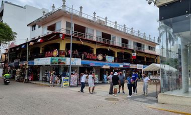 Edificio comercial con excelente ubicación en 5° Avenida y Constituyentes, Playa del Carmen P3592