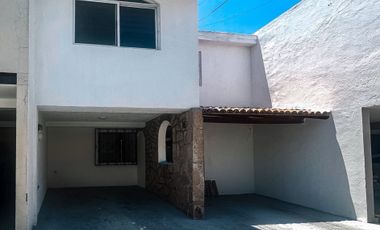 Casa en venta dentro de coto en Lomas Altas, Zapopan