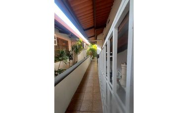 Se vende casa en Brisas del Golf- Piscina