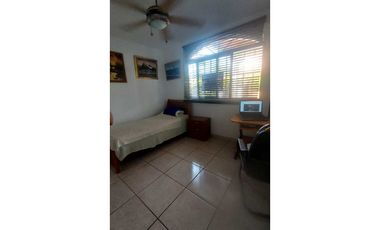 Se vende casa en Brisas del Golf- Piscina