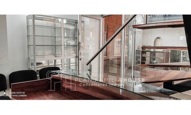 Hermoso Local en centro empresarial Siberia