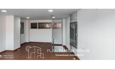 Hermoso Local en centro empresarial Siberia