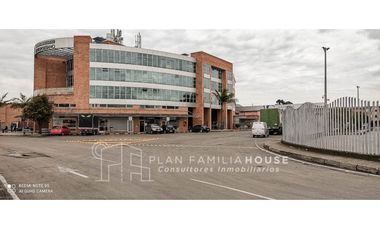 Hermoso Local en centro empresarial Siberia