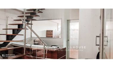 Hermoso Local en centro empresarial Siberia